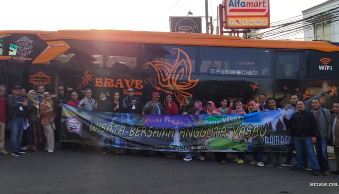 ACARA WISATA BERSAMA KELUARGA BESAR YASAU KE YOGYAKARTA (8)