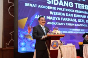 Sidang Terbuka Senat Poltekkes Adisutjipto Sidang Terbuka Senat Poltekkes Adisutjipto