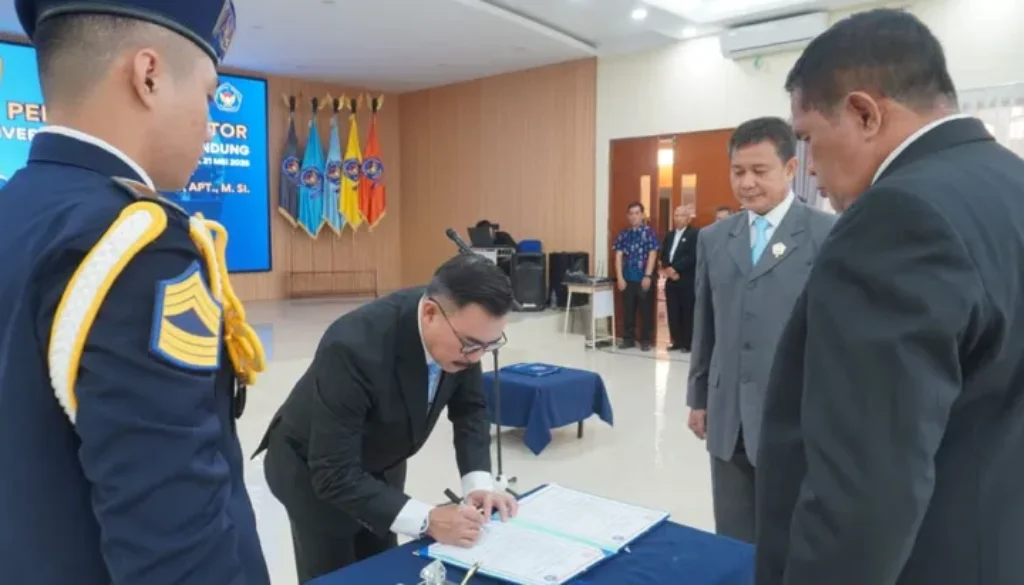 Pelantikan Rektor Unnur 2026