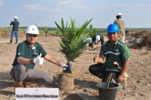 Kunjungan Pengurus Yasau ke PT. Astra Agro Lestari dan Melakukan Penanaman Sawit (SESYAS) Kunjungan Pengurus Yasau ke PT. Astra Agro Lestari dan Melakukan Penanaman Sawit (SESYAS)
