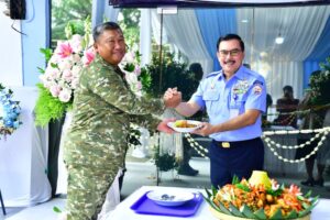 Ketua Umum YASAU bersama Kepala Induk Koperasi Angkatan Udara Ketua Umum YASAU bersama Kepala Induk Koperasi Angkatan Udara